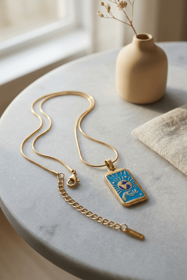 316L Çelik Gold Renk Mavi Mineli El Figür Tarot Kolye